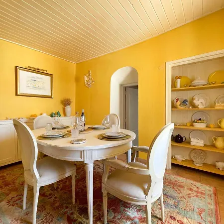 Charming Countryside With Fireplace & Patio *