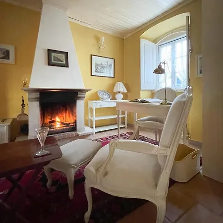 Charming Countryside With Fireplace & Patio Алкотин