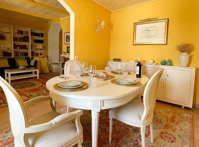 Charming Countryside With Fireplace & Patio Villa *