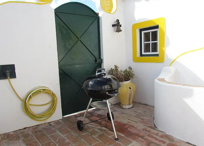 Charming Countryside With Fireplace & Patio Villa *