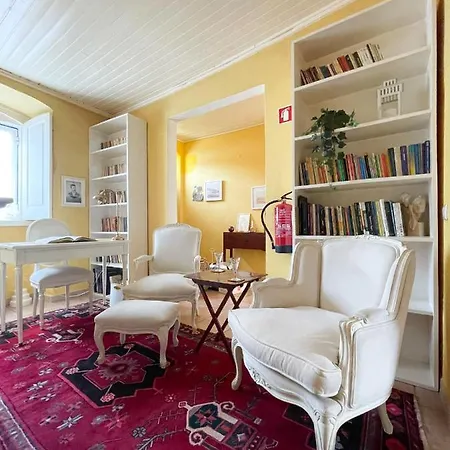 Charming Countryside With Fireplace & Patio