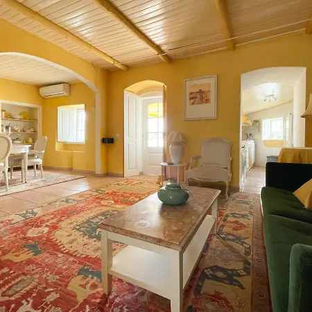 Villa Charming Countryside With Fireplace & Patio